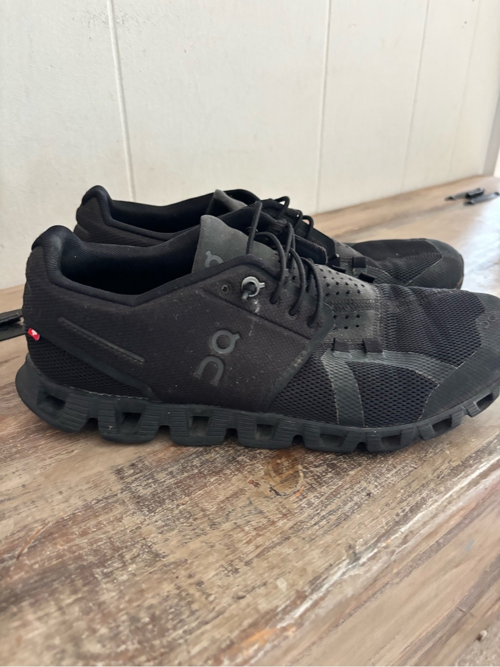 On Cloud Running Shoes Black Athletic Sneakers Women’s Size 8